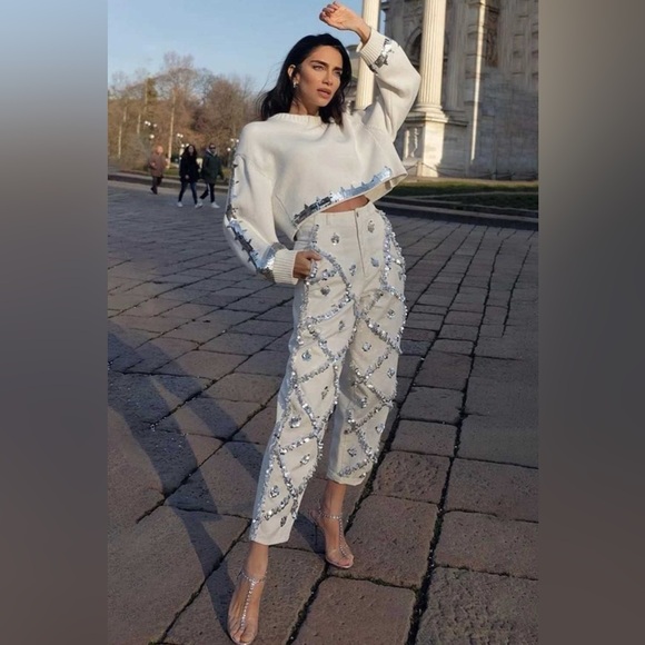 NEW WOMEN’S TWO-PIECE WHITE-SILVER EMBELLISHMENT SET - Picture 2 of 6